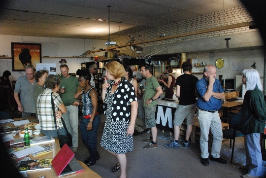 Center: Annemarie de Wildt, curator of the Amsterdam Museum, and Conny Braam (right, with white hair)