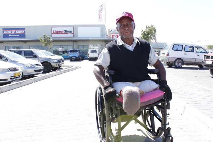 Joshua Matshidiso, who collected his social grant in Dunoon on Monday, says the lockdown rules were obeyed inside the SASSA paypoint. But in Dunoon’s informal settlements, GroundUp saw life going on as usual. Photo: Peter Luhanga